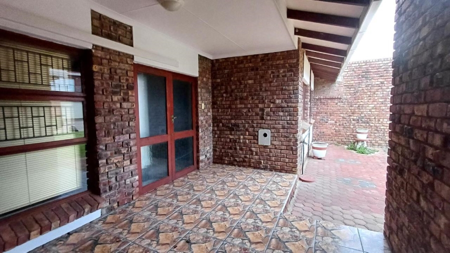 3 Bedroom Property for Sale in Hartenbos Central Western Cape